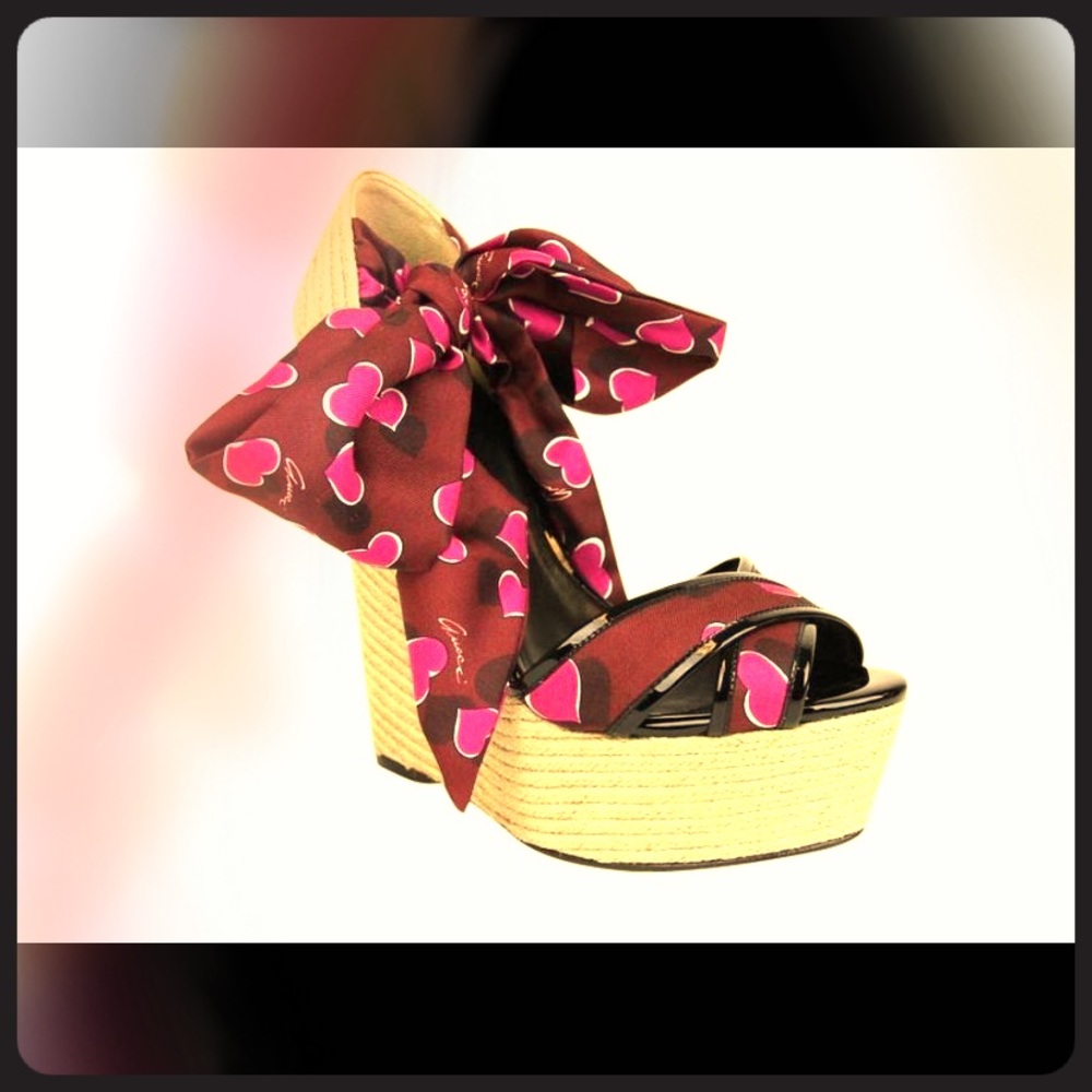 Gucci Wedge Tie Shoe